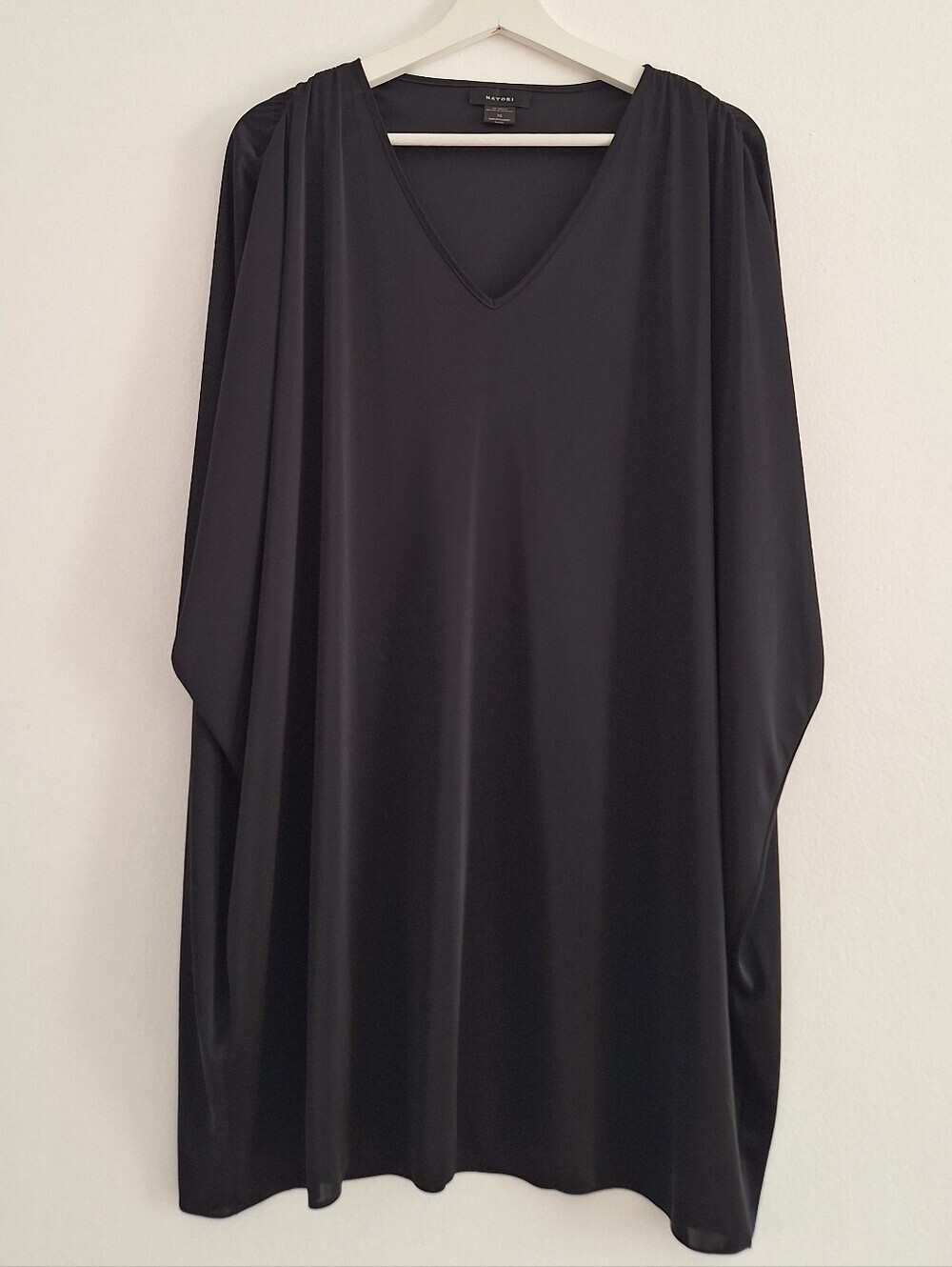 NWOT Natori Black V-Neck Draped Women’s Top